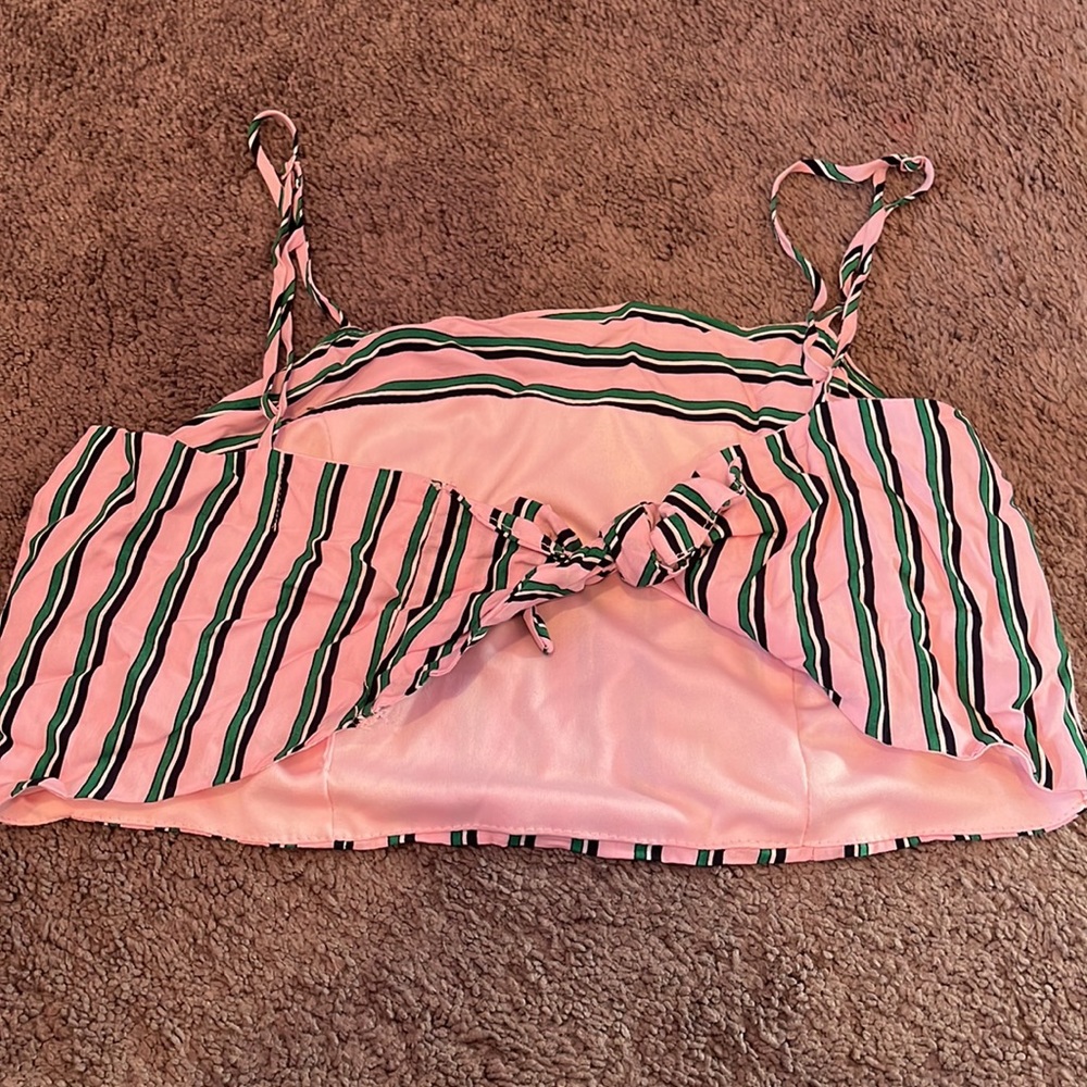 Crop top - Picture 2 of 3